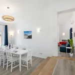 - Oceanfront Martinhal
