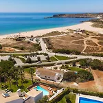 - Oceanfront Martinhal
