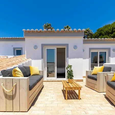 - Oceanfront Martinhal Villa *