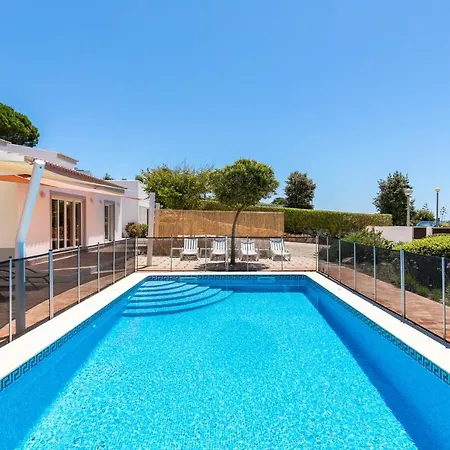 - Oceanfront Martinhal Villa *