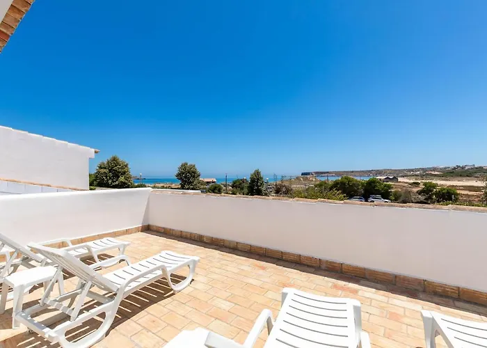 - Oceanfront Martinhal